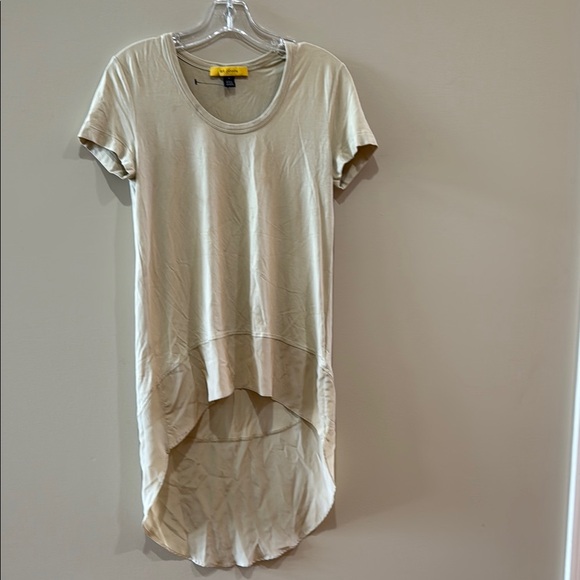St. John Light Tan Top - Picture 1 of 2